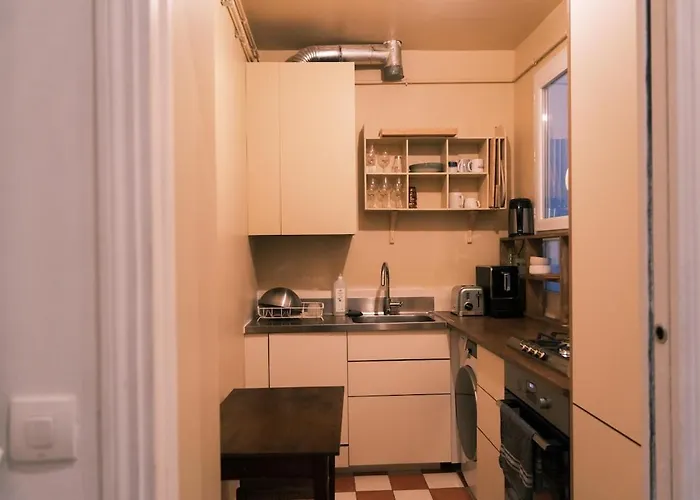 Authentic Flat Near Montmartre * Париж