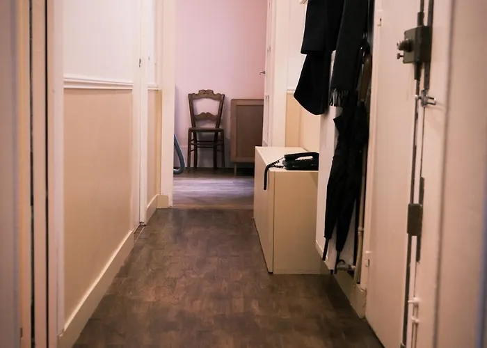 Authentic Flat Near Montmartre * Париж
