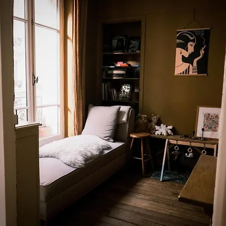 Authentic Flat Near Montmartre Appartement Parijs