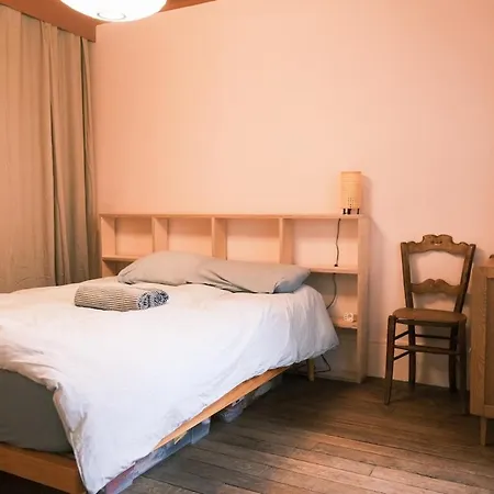 Authentic Flat Near Montmartre * Parijs