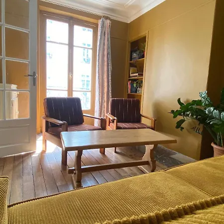 Authentic Flat Near Montmartre Apartamento París