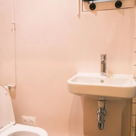 Authentic Flat Near Montmartre *