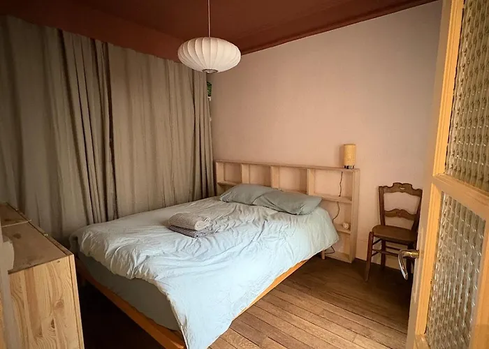 Authentic Flat Near Montmartre アパート