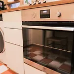 Authentic Flat Near Montmartre Апартаменты *